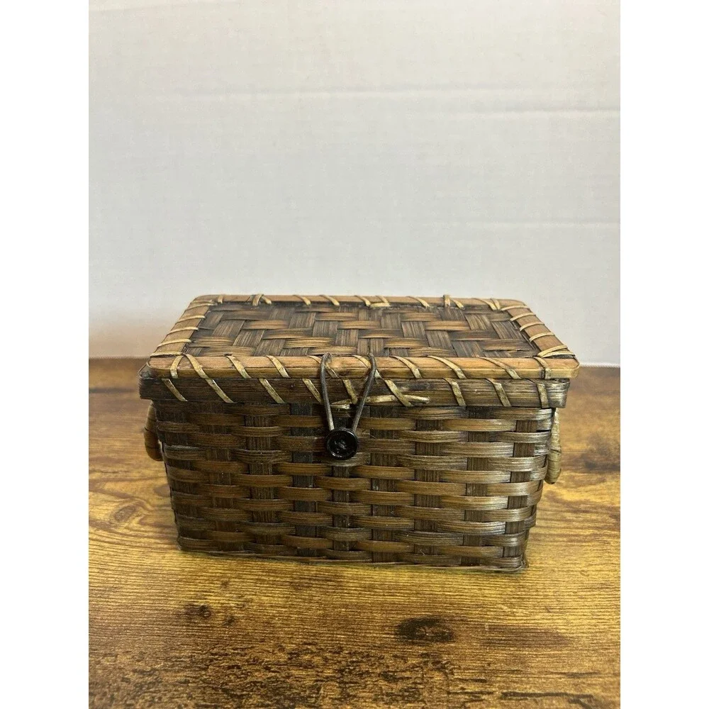 Vintage Woven Wicker Basket Hinged Lid Ring Handles Rustic Trinket Storage Decor